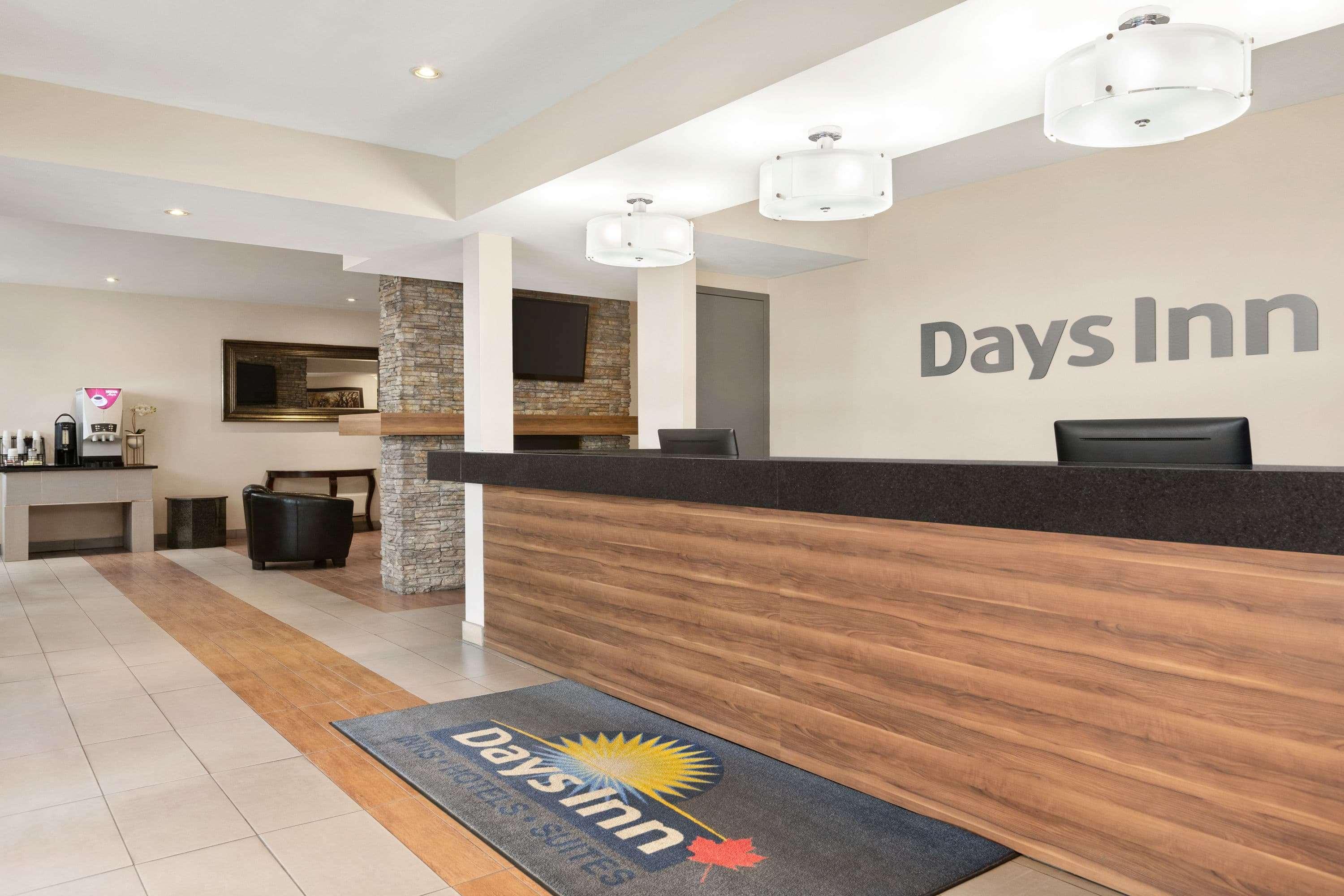 Days Inn By Wyndham Montreal East Exterior foto